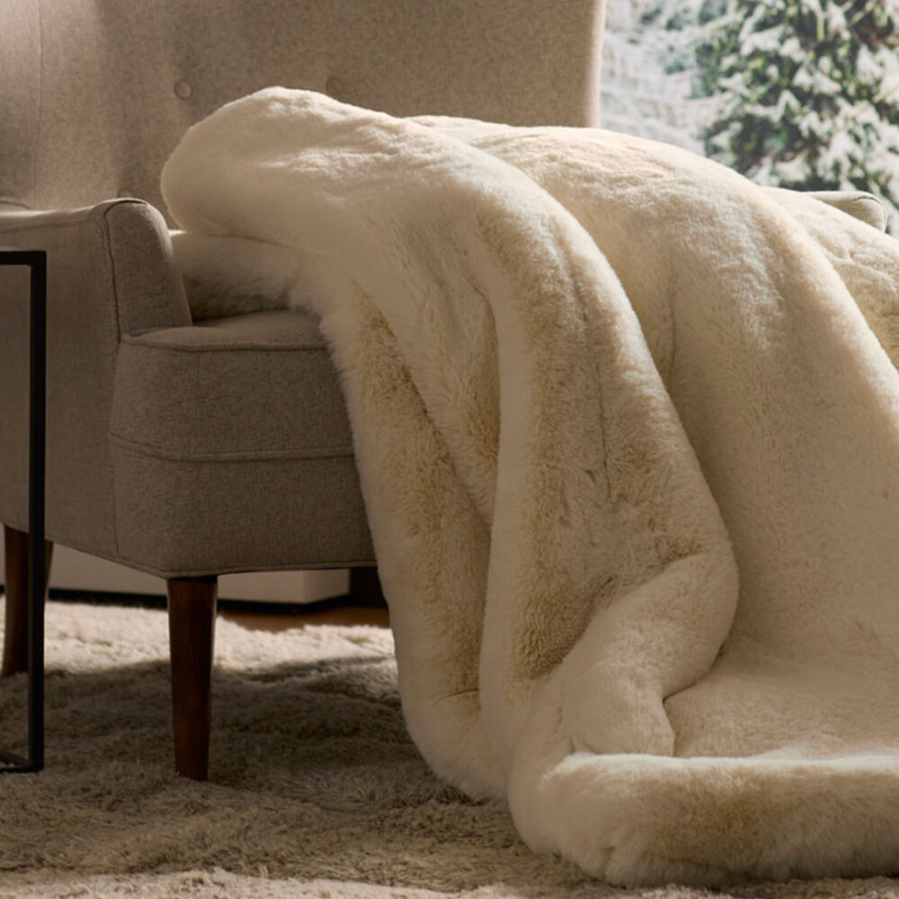 Cozy Earth Superplush Cuddle Blanket Cozy Earth Superplush Cuddle Blanket