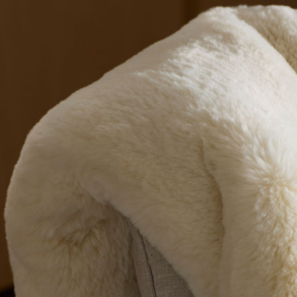 Cozy Earth Superplush Cuddle Blanket Cozy Earth Superplush Cuddle Blanket