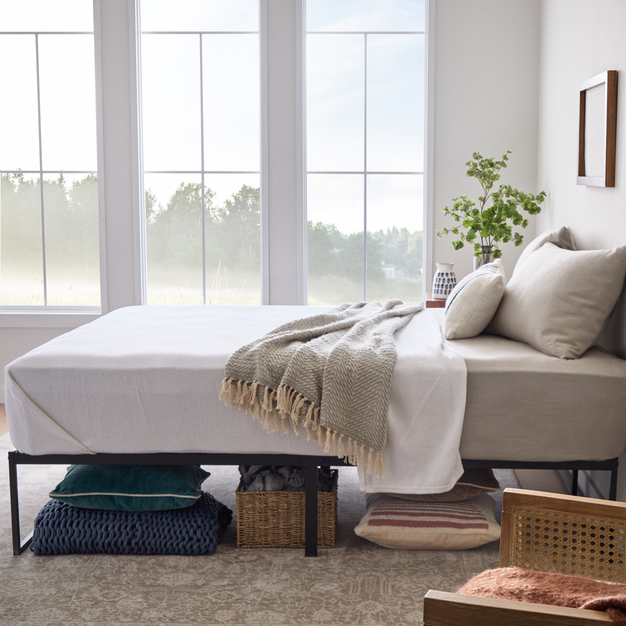 Malouf-20Weekender-20Modern-20Platform-20Bed-20Frame-20--2011